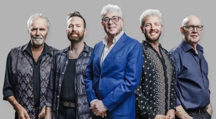 Die weltberühmten Art-Pop-Giganten 10cc stürmen das Bonner Brückenforum!